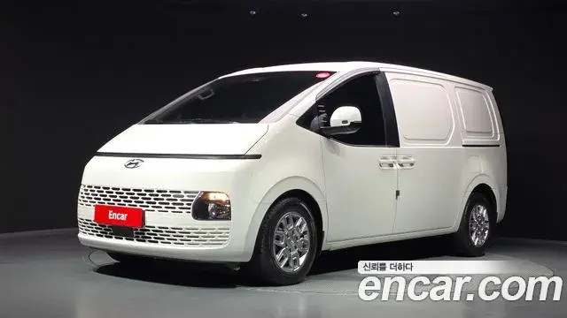 Hyundai Staria 2021 — Фото 1/20