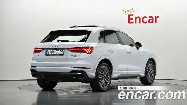 Audi Q3 2022 — Фото 2/20
