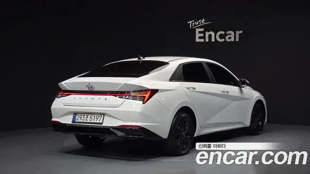 Hyundai Avante 2023 — Фото 1/20