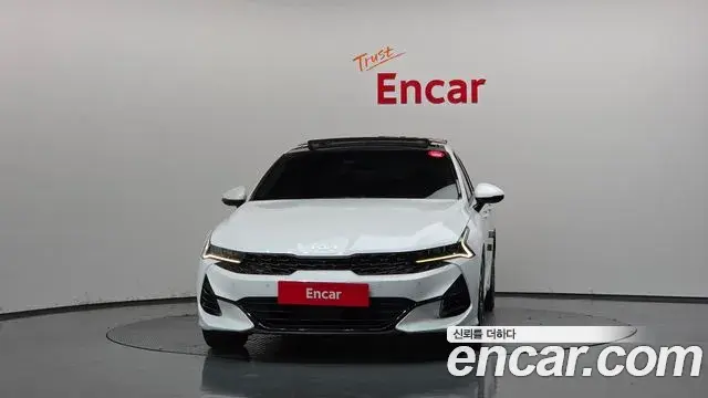 Kia K5 2022 — Şəkil 20/38