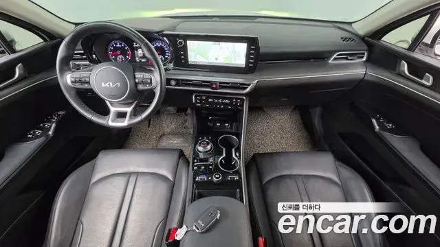 Kia K5 2022 — Şəkil 17/38