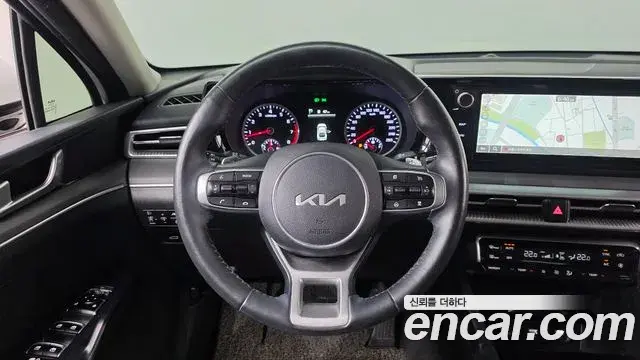 Kia K5 2022 — Şəkil 23/38
