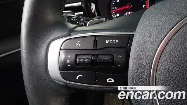 Kia K5 2022 — Şəkil 32/38