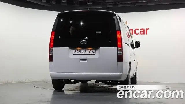 Hyundai Staria 2022 — Фото 4/20