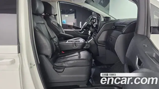 Hyundai Staria 2022 — Фото 11/20