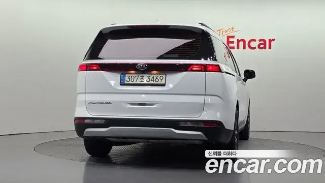 Kia Carnival 2021 — Фото 4/20