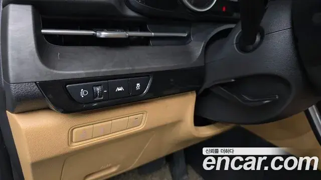 Kia Carnival 2021 — Фото 12/20