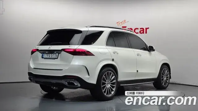 Mercedes-Benz GLE-Class 2024 — Фото 2/20