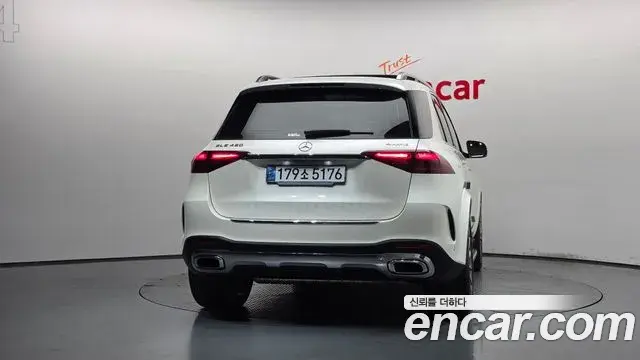 Mercedes-Benz GLE-Class 2024 — Фото 4/20