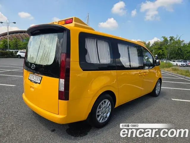 Hyundai Staria 2022 — Фото 1/20