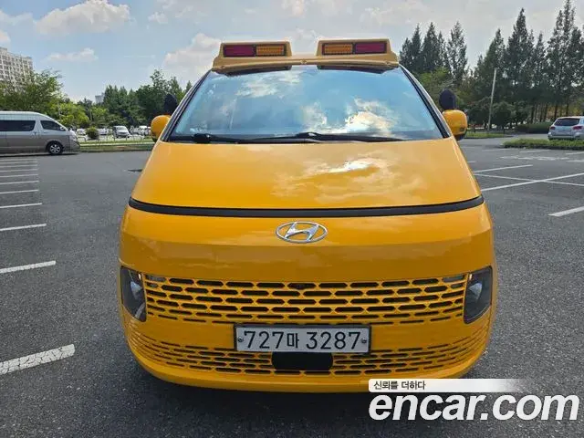 Hyundai Staria 2022 — Фото 2/20