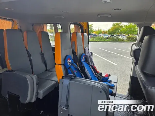 Hyundai Staria 2022 — Фото 11/20
