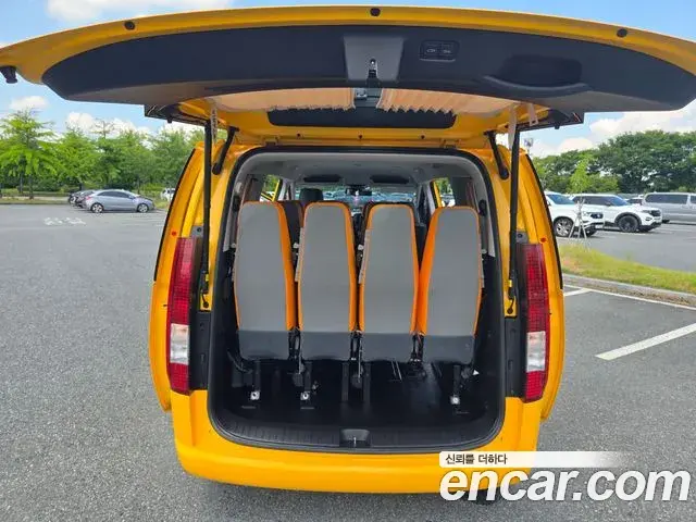 Hyundai Staria 2022 — Фото 12/20