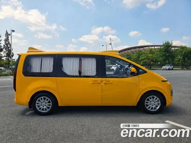 Hyundai Staria 2022 — Фото 17/20