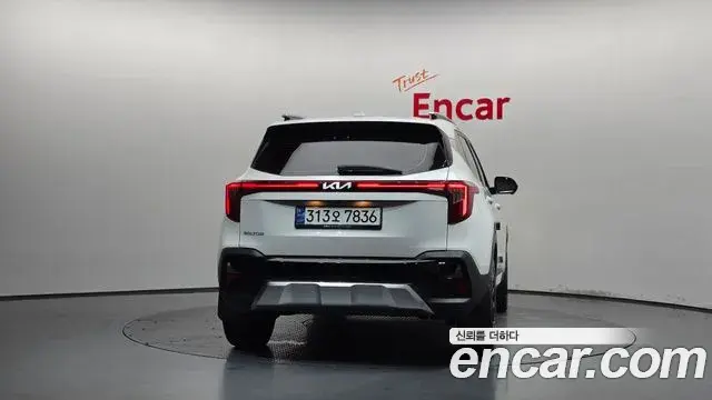 Kia Seltos 2024 — ფოტო 33/34