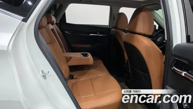 Kia Seltos 2024 — ფოტო 23/34