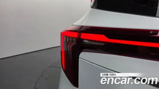 Kia Seltos 2024 — ფოტო 18/34