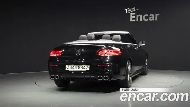 Mercedes-Benz C-Class 2019 — Photo 11/35