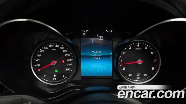 Mercedes-Benz C-Class 2019 — Photo 7/35