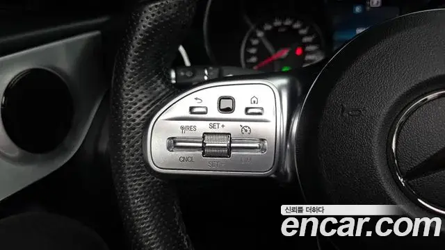 Mercedes-Benz C-Class 2019 — Photo 4/35