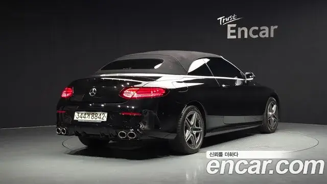 Mercedes-Benz C-Class 2019 — Photo 16/35
