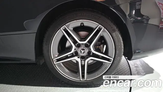 Mercedes-Benz C-Class 2019 — Photo 14/35