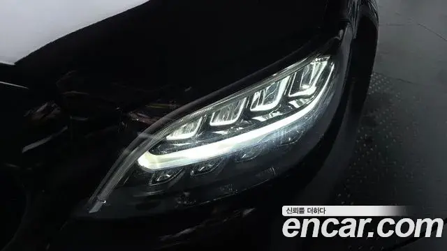 Mercedes-Benz C-Class 2019 — Photo 26/35