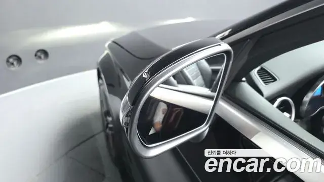 Mercedes-Benz C-Class 2019 — Photo 19/35