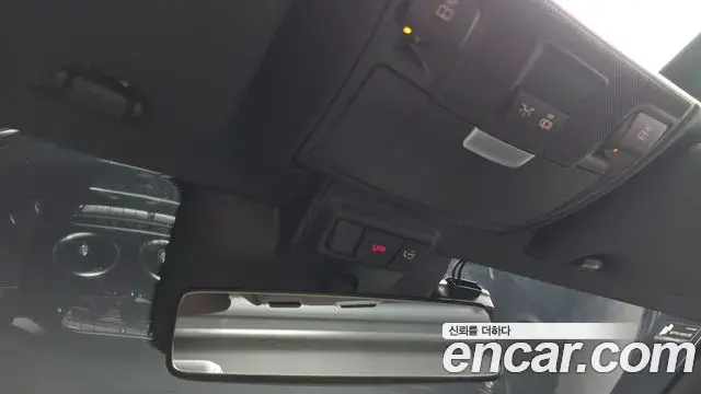Mercedes-Benz C-Class 2019 — Photo 8/35