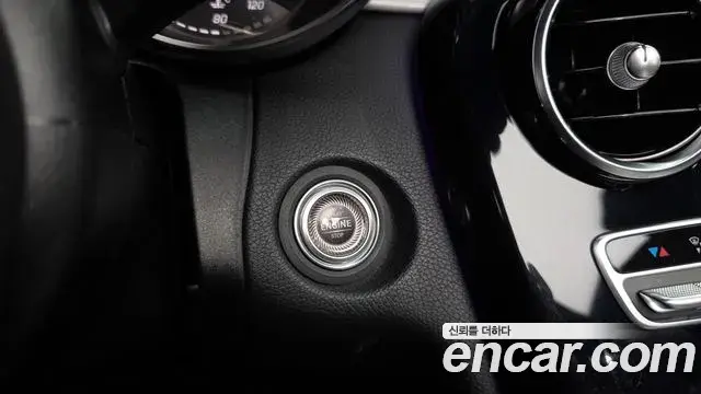 Mercedes-Benz C-Class 2019 — Photo 24/35