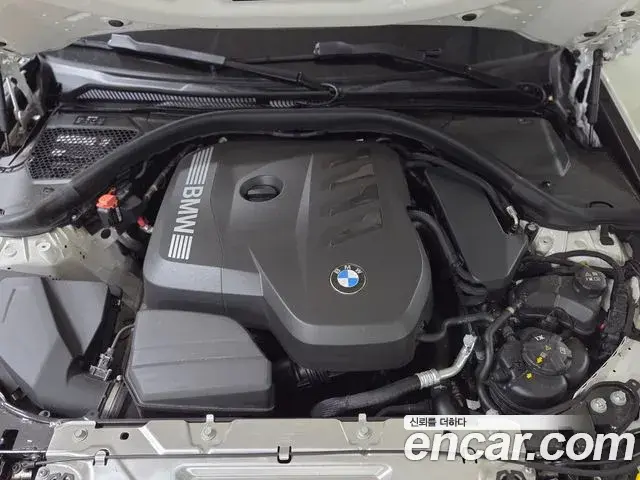 BMW 3 Series 2025 — Фото 9/10