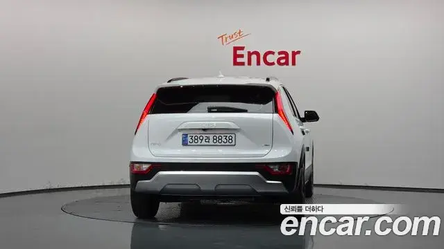 Kia Niro 2022 — Photo 24/35
