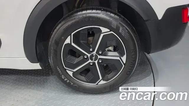 Kia Niro 2022 — Photo 16/35