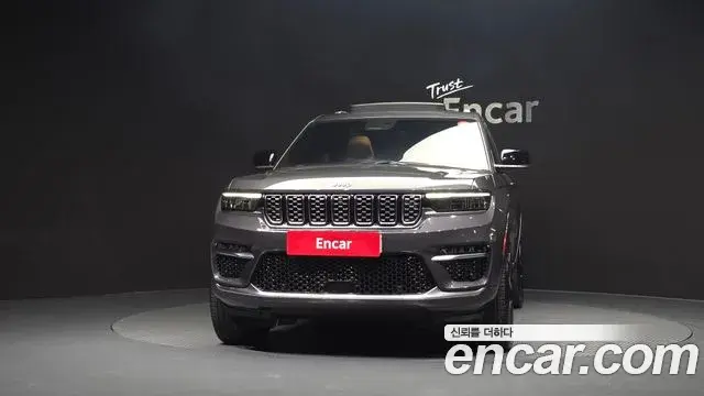 Jeep Grand Cherokee 2023 — Фото 3/20