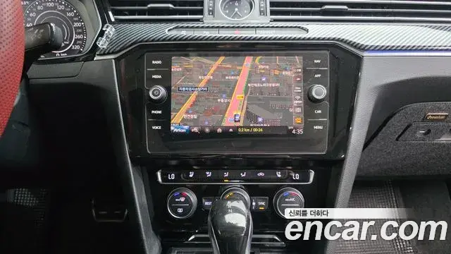 Volkswagen Arteon 2019 — Şəkil 17/38