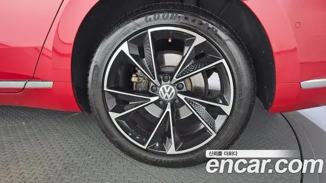 Volkswagen Arteon 2019 — Şəkil 21/38