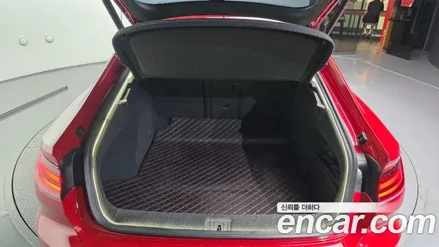 Volkswagen Arteon 2019 — Şəkil 28/38