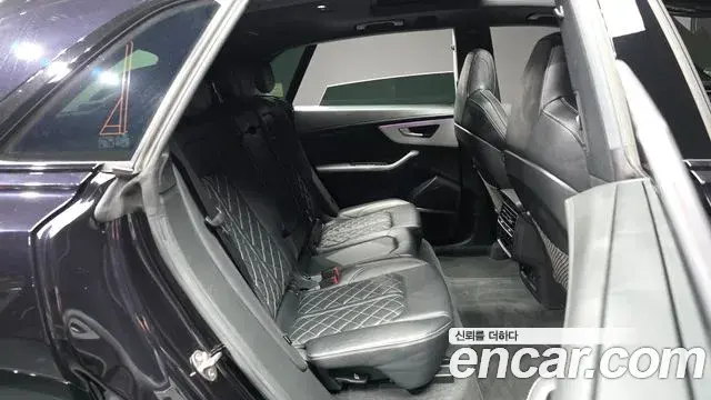 Audi Q7 2021 — Фото 12/20