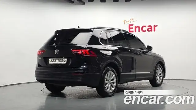 Volkswagen Tiguan 2018 — Şəkil 8/20