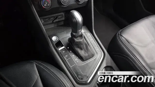 Volkswagen Tiguan 2018 — Şəkil 10/20