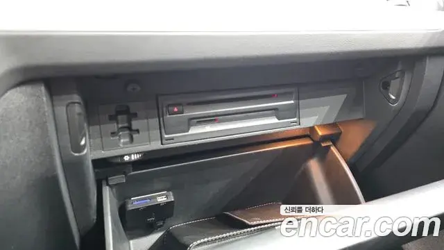 Volkswagen Tiguan 2018 — Şəkil 17/20