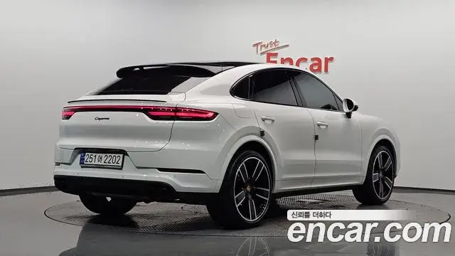 Porsche Cayenne 2023 — Фото 2/20