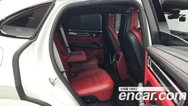 Porsche Cayenne 2023 — Фото 11/20