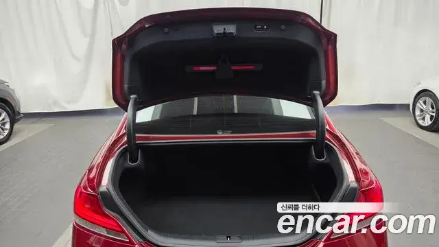 Genesis G70 2019 — ფოტო 11/36