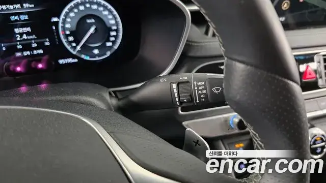Genesis G70 2019 — ფოტო 17/36