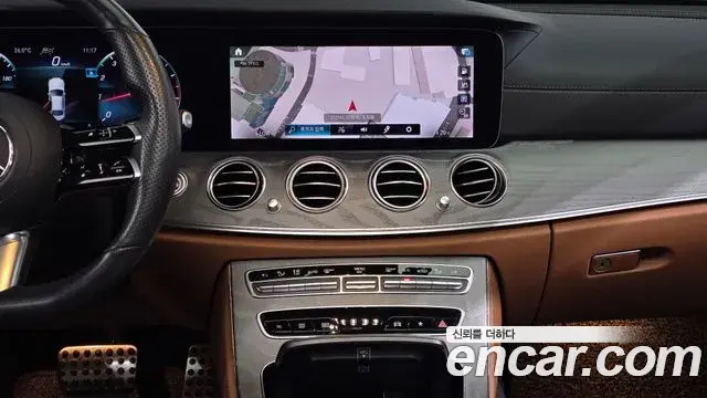 Mercedes-Benz E-Class 2021 — Фото 13/20