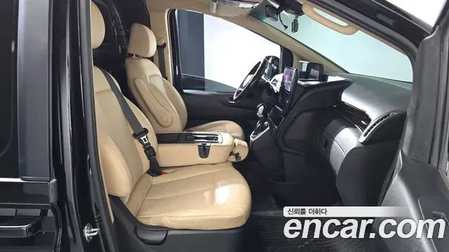 Hyundai Staria 2021 — Photo 11/20