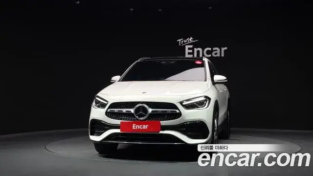 Mercedes-Benz GLA-Class 2023 — Фото 3/20