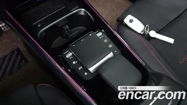 Mercedes-Benz GLA-Class 2023 — Фото 19/20