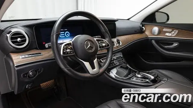 Mercedes-Benz E-Class 2020 — Фото 15/20